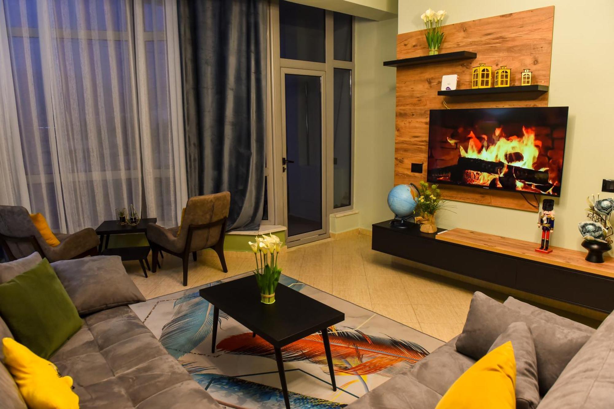 Cityscape 2br Kavaja St, 11 Fl, Dajti View Апартаменти